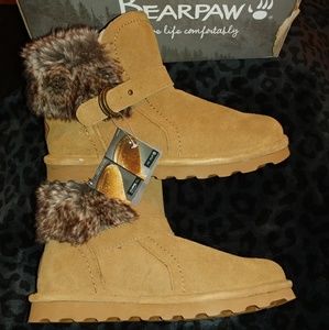 NIB Bearpaw koko boots